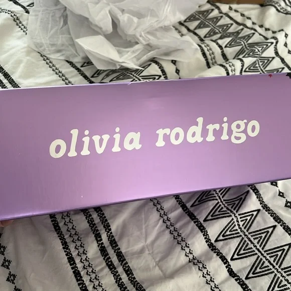NEW Stanley x Olivia Rodrigo 40 oz Tumbler - Picture 9 of 14